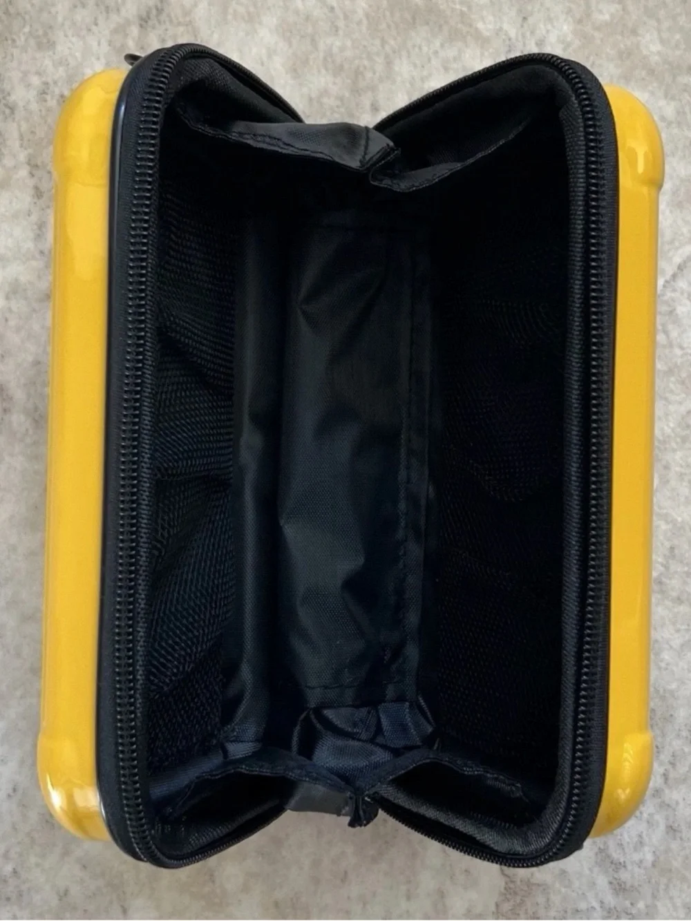 Insta360 Hard Shell Camera Case - Picture 3 of 8